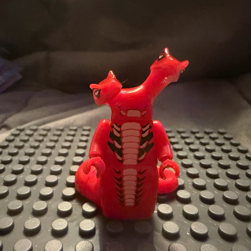 Red Fangtom Minifigure - Ninjago Universe